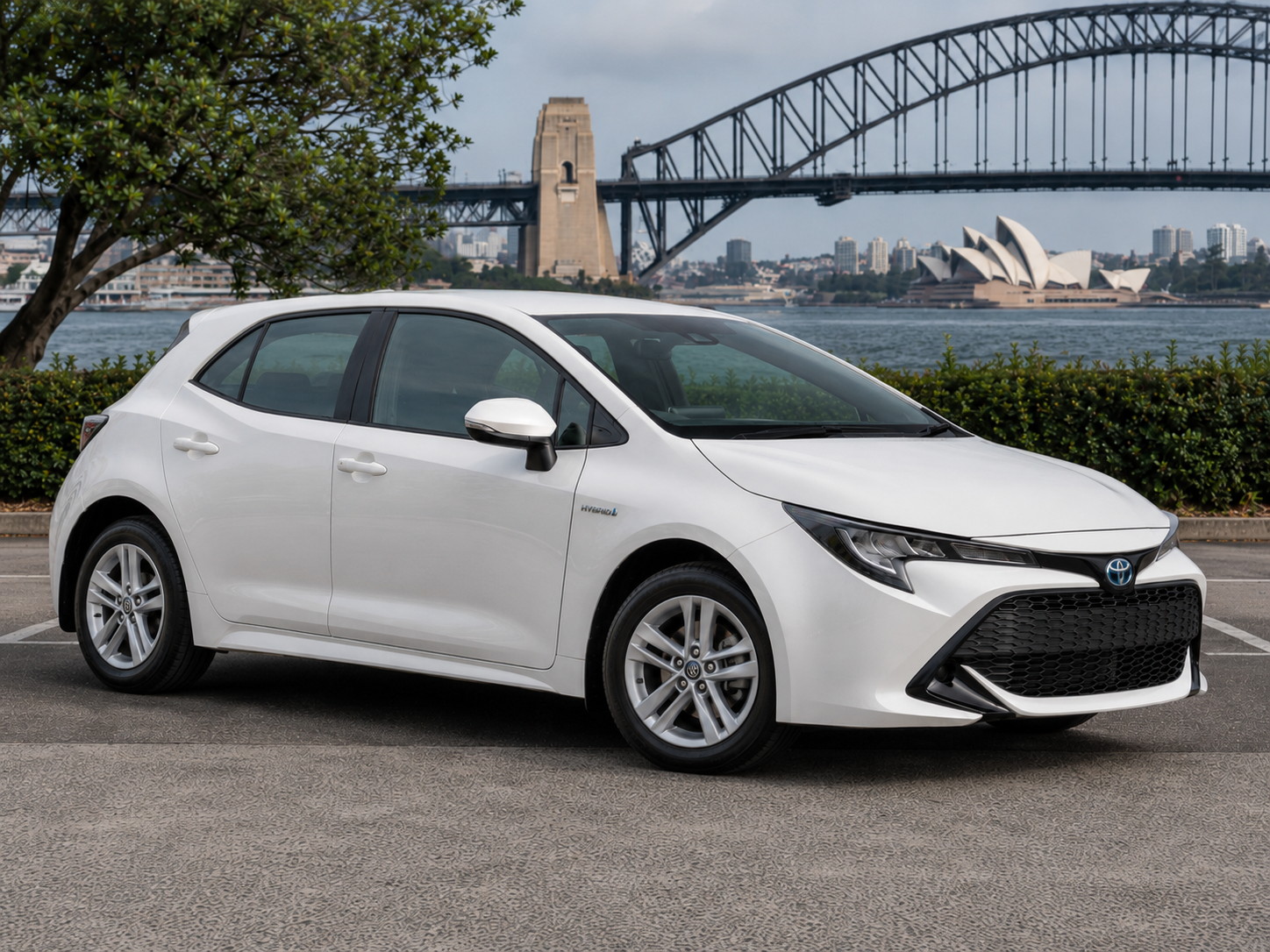 2023 Toyota Corolla Hybrid Hatchback thumbnail 2