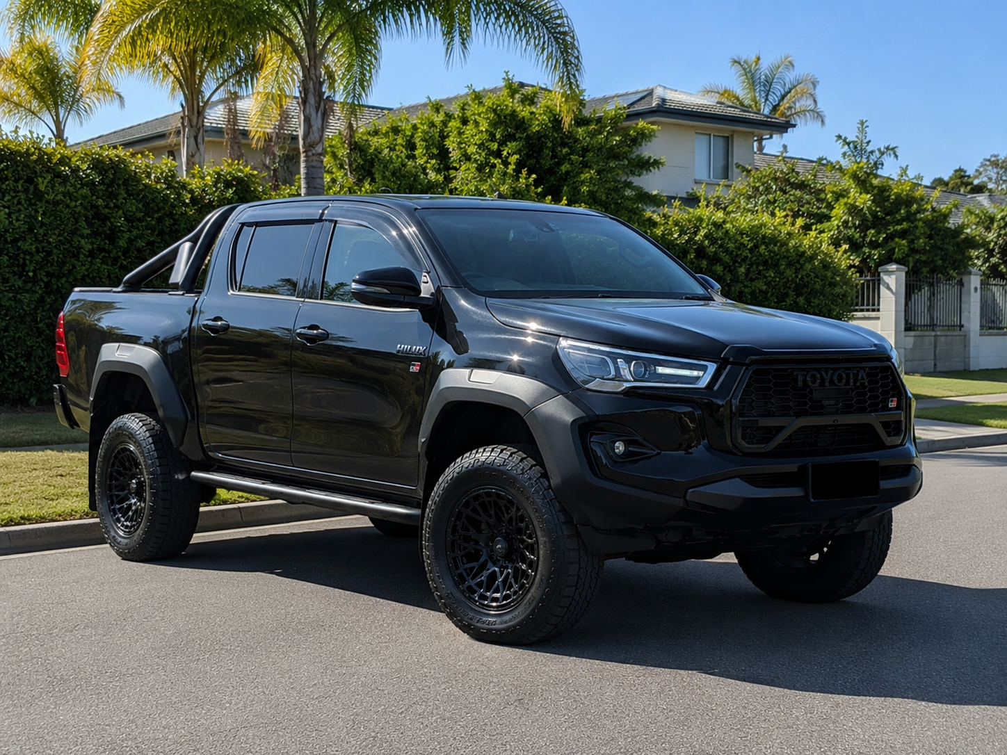 2024 Toyota Hilux GR Sport thumbnail 2