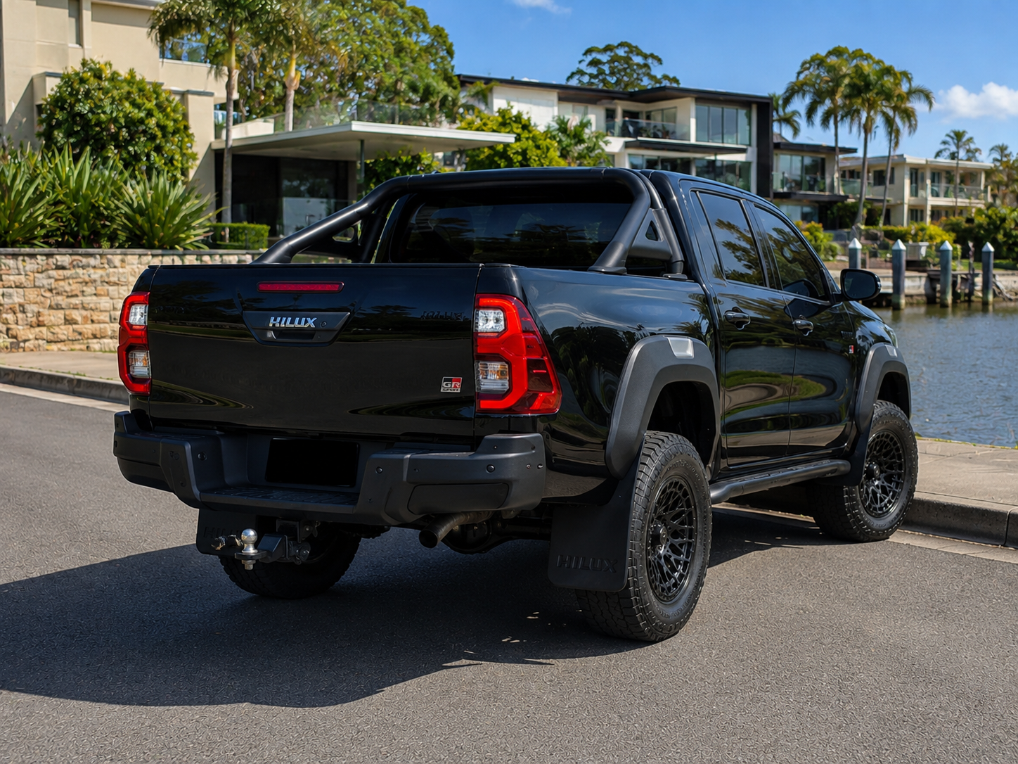 2024 Toyota Hilux GR Sport thumbnail 3