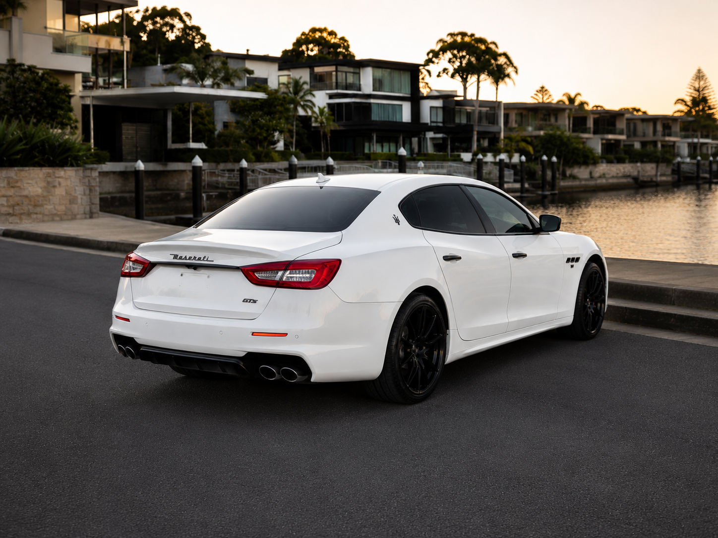 2015 Maserati Quattroporte GTS thumbnail 2